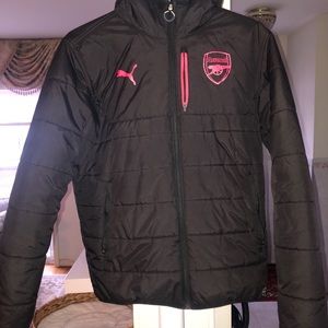 Arsenal puma reversible jacket rare pink and black ! Very comfortable :)